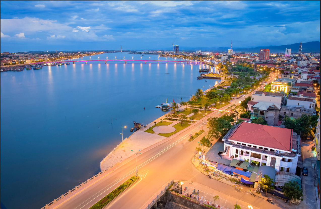 Quảng Bình là một tỉnh thuộc duyên hải Bắc Trung Bộ, có điều kiện thuận lợi để phát triển kinh tế, xã hội